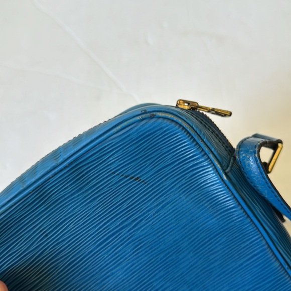 Authentic Louis Vuitton bag - Picture 10 of 16